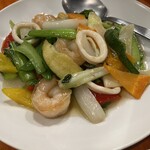 上海ブラッセリー - 海鮮と野菜の塩炒め