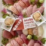 みなと市場 小松鮪専門店 - 握り寿司は、注文してからお作りする為お時間かかりますが、作って頂きました。