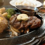 肉の万世 - カットステーキ