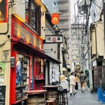 武蔵小山 神鶏 - 店の前、風情ある路地…