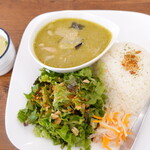 アジアの屋台飯LOTUS - グリーンカレープレート　850円