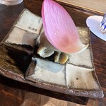 鮨 三心 - 茄子のピューレ＆鰯