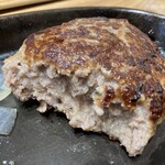 せんば自由軒キッチン。 - ハンバーグ断面