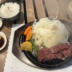 焼肉・ｽﾃｰｷ みーとがぁでん - 