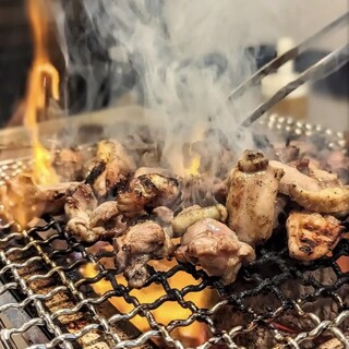 You won't be able to stop eating! Secret miso and charcoal grilled chicken Yakiniku (Grilled meat)