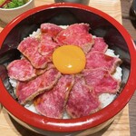 焼肉とWINE TORAYOSHI - レアステーキ重