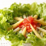 オーシャンディープ - サラダ各種500円他では飲めない海外のビールと本格的なカクテルとご一緒に！