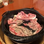 金谷 桔梗が丘店 - 最初の肉（1枚目は砂糖醤油で焼くだけ）