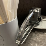 CONA - チーズ削り器が卓上に。