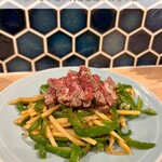 オサム食堂 - 牛みすじ青椒肉絲