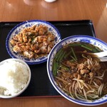 中華料理　萬福 - 料理写真:油淋鶏定食¥850