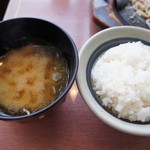 名古屋名物 みそかつ 矢場とん - 定食のごはんと味噌汁