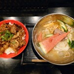 KAL - 令和5年8月
限定週替わりランチセット 800円
プルコギ丼＋冷麺