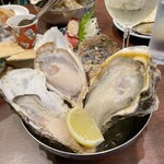 SEAFOOD STAND PACIOREK HANATARE 横浜東口店 - 