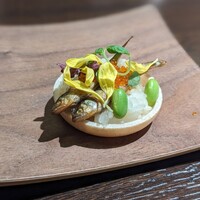 囲炉裏と日本料理 松風庵 - 先付 柿酢を使った高山餅のライスサラダ 岐阜の稚鮎と枝豆