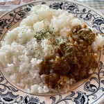 カリーハウス ピリピリ - しかしカレーをかけるとうまカレーに