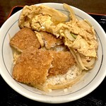 目利きの銀次 - アジフライの卵とじ丼　揚げたてのアジフライ！