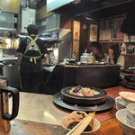 カウンター越に