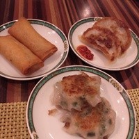 中国レストラン 桃花林 - 食べ放題の点心：春巻き、海老ニラ饅頭、焼き餃子