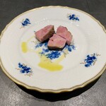 三和 - お肉の炭火焼き：千葉ダイヤモンドポーク 肩ロース、鳥取 田村牛 ランプ 32ヶ月