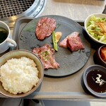 Wakan Yakiniku Iruso Iruro - 人気盛りランチ(80g) 1,500円