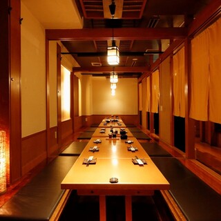 [Up to 30 people] The popular Horigotatsu seats can be partitioned with sliding doors to suit the number of guests!