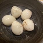 立川やきとん - おつまみ玉子の一部　
      
      ショクさんがけっこう食べちゃいました。（笑）