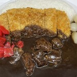 カレーの龍 - カツカレー大(1,150円) 福神漬け、らっきょうオン