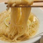 麦と麺助 - この麺・・・ビューすぎる