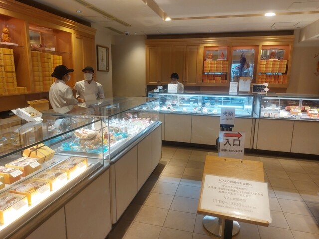 クラブハリエ系列のケーキ屋さん』by チェリー先生