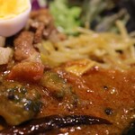 SPICY CURRY 魯珈 - 旨味は勿論、結構辛味あり
