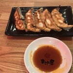 ラーメン まこと屋 - 黄金半チャーハン餃子定食：餃子
