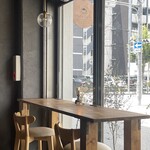 Mola Cafe - 1階内観