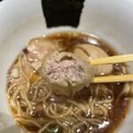 らぁ麺や 嶋 - 少し肉が、ギュッとし過ぎなんだよなぁ。