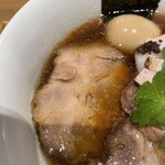 らぁ麺や 嶋 - 煮豚肩ロース・炭火炙りバラ・焼豚モモ