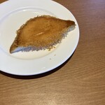 シズラー - チーズトースト、サラダバー頼むと何枚でも頼めるそうですが今回は一枚で。