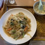 中華料理 九龍 - あんかけ焼きそば・スープ