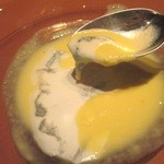 ピエール - コーンポタージュ焼いたヤギのチーズが美味しいアクセントとなっている