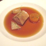 ピエール - フォアグラのスープ仕立て、スープは、シャラン鴨のブイヨン仕立て