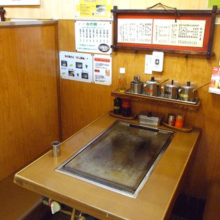 当店は半個室 ２名様～４名様用の半個室を多数ご用意しています