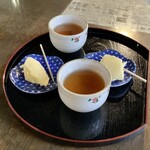 銘菓創園 中島屋　 - サービスのお茶とお茶菓子
