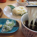 Fukuraizushi - AとBには冷たいうどんが付きます。