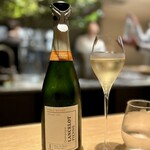 マンサルヴァ - 暑さ真っ只中なのに、最近訪ねたレストランではブラン・ド・ブランが出てこないと嘆いていたら、こちらではしっかりといただけました！さすがです♪
      こういうところなんですよね、信頼できる所以は(^^)