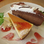 H cafe - カカオスポンジのチョコレートムースケーキとベイクドチーズケーキ