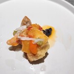 malca - 真鯛フリットカポナータラルドグリーンカレー風味のソース。malcaのトマトソースと同じくカポナータのトマト感もまろやかなのね～(^^) 自分の中で他店との比較も楽しく、まろやかmalcaの好き美味し♡