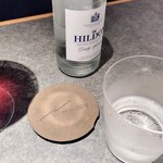 malca - コースターがお店のロゴ入り。オシャレ