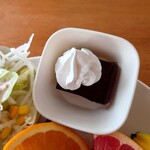 あいりす - ◯ゼリー
ぶどうゼリーの上には
ホイップクリームが多めに載ってた。