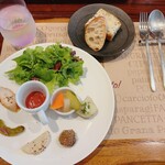 カーサディオーロ - 前菜とパン