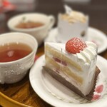 ラヴィアンレーヴ - スポンジふわふわ生クリーム完璧いちごうまし