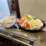 Dou ton hori - ミックスお好み焼き、豚焼きそば